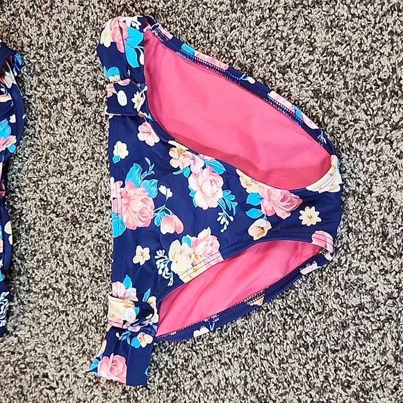 2pc Arizona swim suit top is a small bottom medium - Picture 2 of 8
